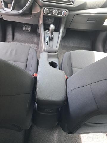 Photo of 2025 Gun Metallic Nissan Kicks