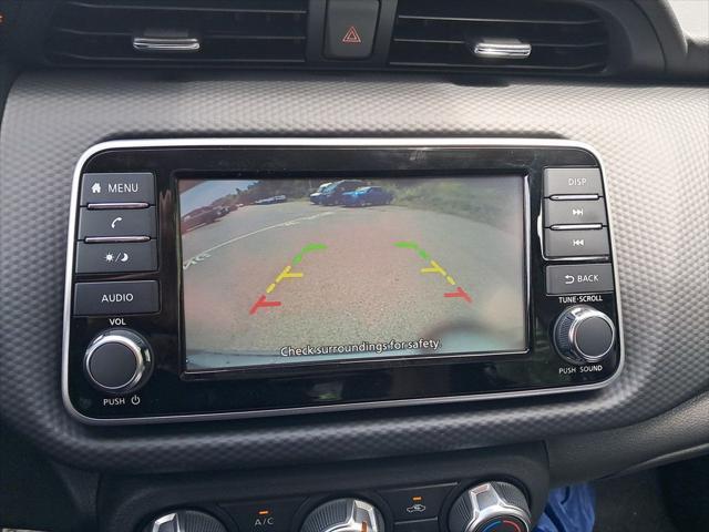 Photo of 2025 Gun Metallic Nissan Kicks
