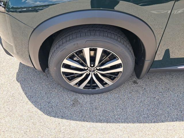 Photo of 2025 Obsidian Green Pearl/Super Black Nissan Pathfinder