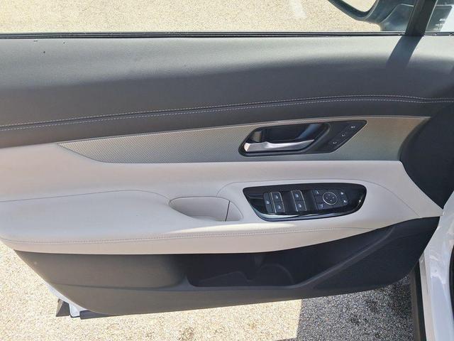 Photo of 2025 Everest White Pearl Tricoat Nissan Murano