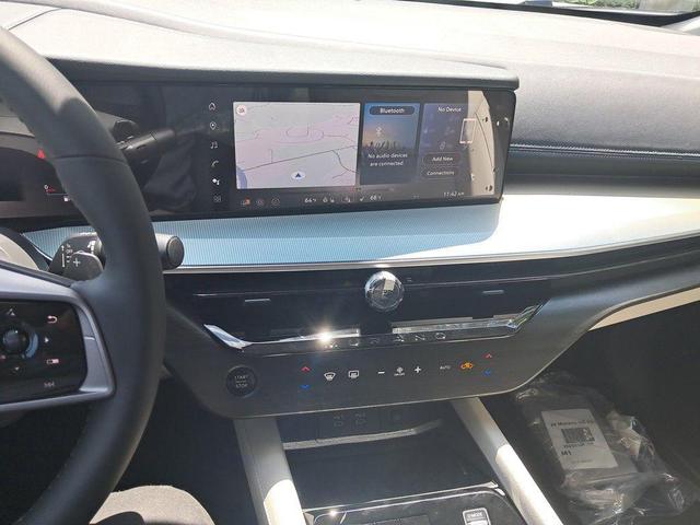 Photo of 2025 Everest White Pearl Tricoat Nissan Murano