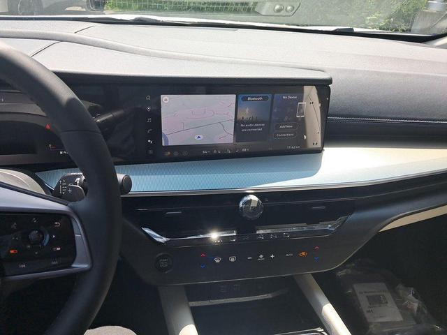 Photo of 2025 Everest White Pearl Tricoat Nissan Murano