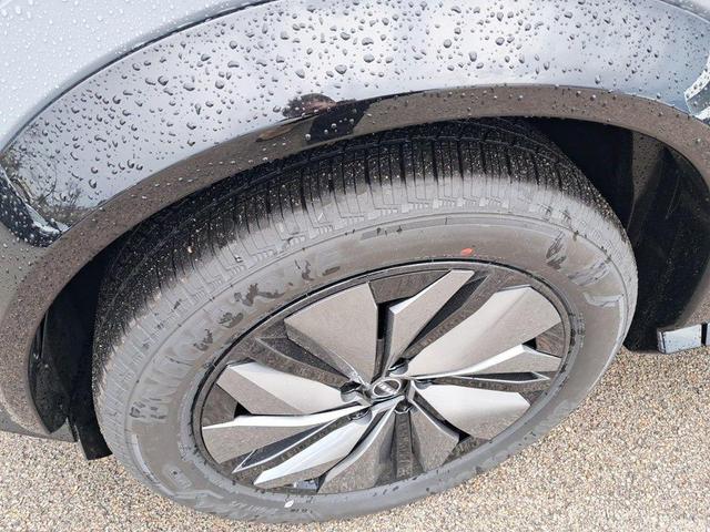 Photo of 2025 Boulder Gray Pearl/Black Diamond Pearl Nissan ARIYA