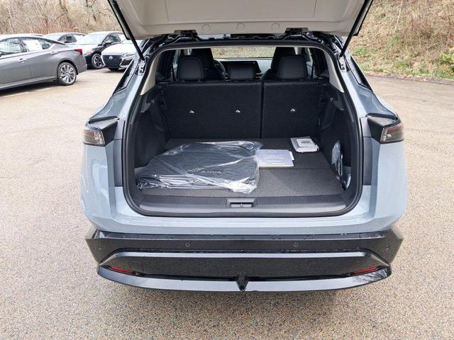 Photo of 2025 Boulder Gray Pearl/Black Diamond Pearl Nissan ARIYA