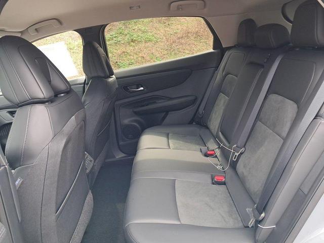 Photo of 2025 Boulder Gray Pearl/Black Diamond Pearl Nissan ARIYA