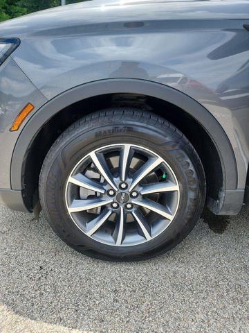 Photo of 2022 Asher Gray Metallic Clearcoat Lincoln Nautilus