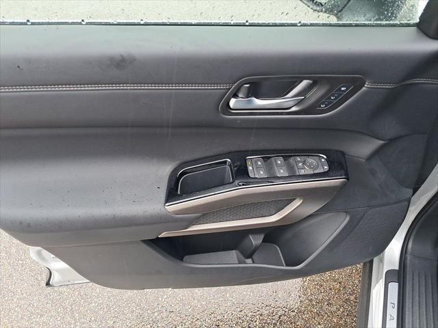 Photo of 2025 Brilliant Silver Metallic Nissan Pathfinder