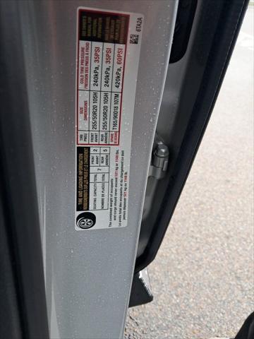 Photo of 2025 Brilliant Silver Metallic Nissan Pathfinder
