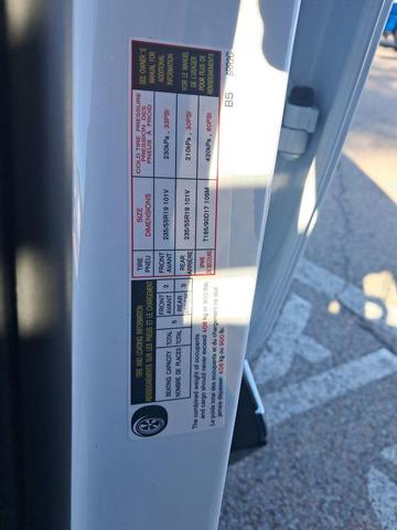 Photo of 2026 Everest White Pearl/Super Black Nissan Rogue