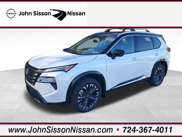 Photo of 2026 Everest White Pearl/Super Black Nissan Rogue