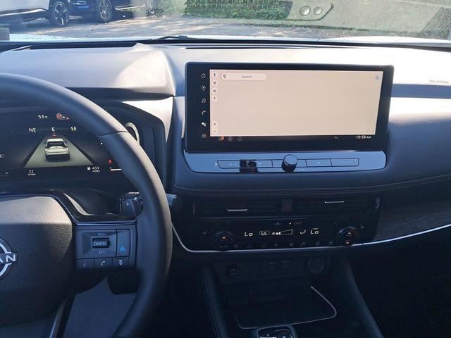 Photo of 2026 Everest White Pearl/Super Black Nissan Rogue