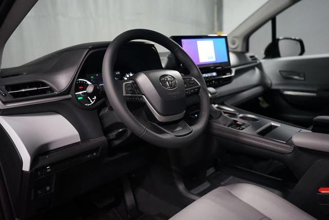 Photo of 2025 Midnight Black Metallic Toyota Sienna