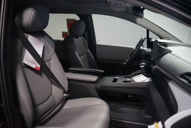 Photo of 2025 Midnight Black Metallic Toyota Sienna