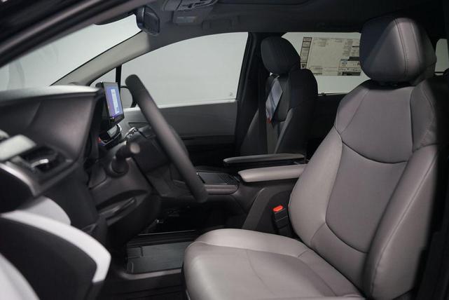 Photo of 2025 Midnight Black Metallic Toyota Sienna