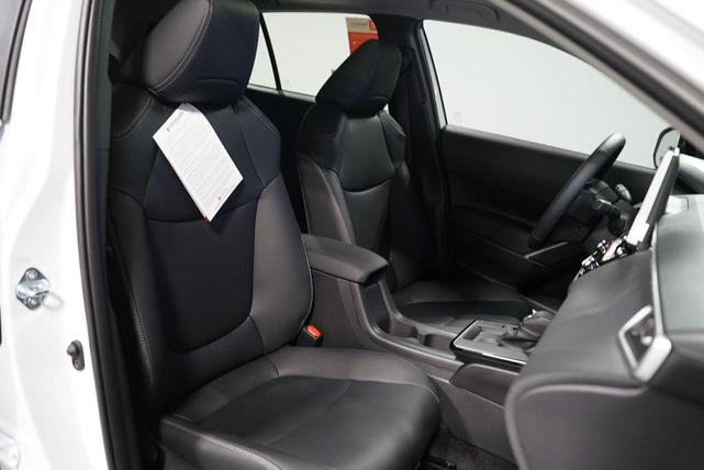 Photo of 2026 Wind Chill Pearl Toyota Corolla Cross