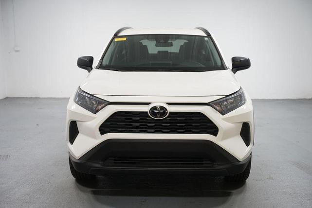 Photo of 2021 Super White Toyota RAV4