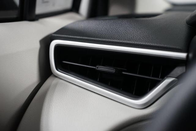 Photo of 2026 Wind Chill Pearl Toyota Corolla Cross