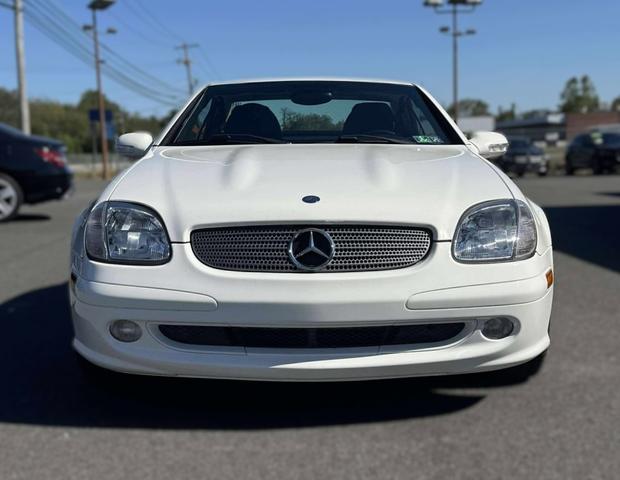 Photo of 2004 Alabaster White (non-metallic) Mercedes-Benz SLK-Class