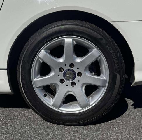 Photo of 2004 Alabaster White (non-metallic) Mercedes-Benz SLK-Class