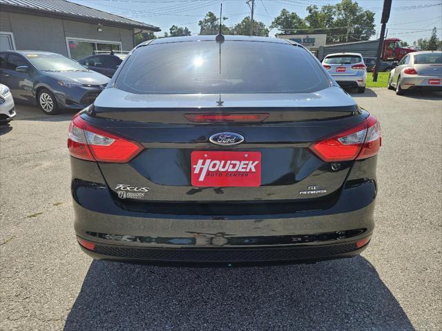 Photo of 2014 Tuxedo Black Metallic Ford Focus