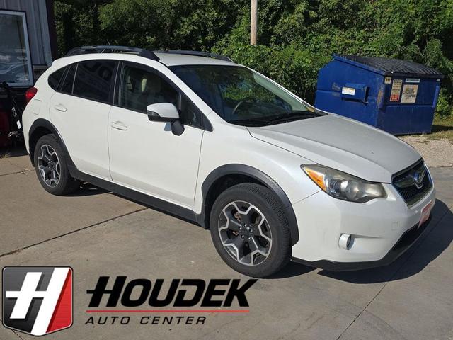 Photo of 2015 Crystal White Pearl Subaru XV Crosstrek