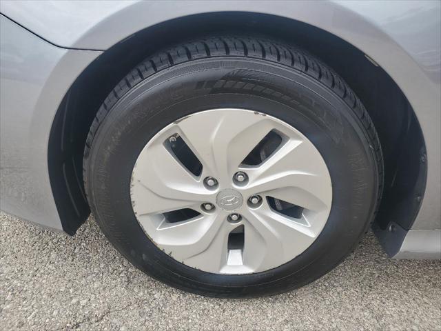 Photo of 2015 Pewter Gray Metallic Hyundai SONATA Hybrid