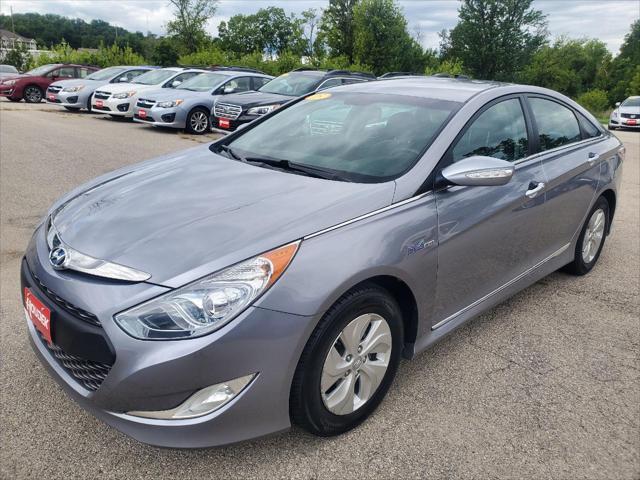 Photo of 2015 Pewter Gray Metallic Hyundai SONATA Hybrid