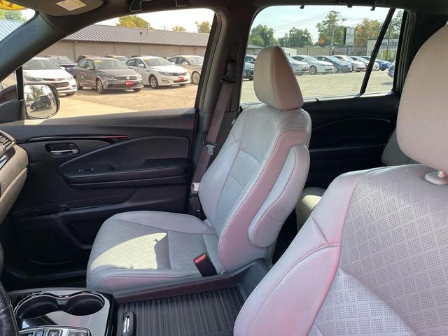 Photo of 2019 Modern Steel Metallic Honda Passport
