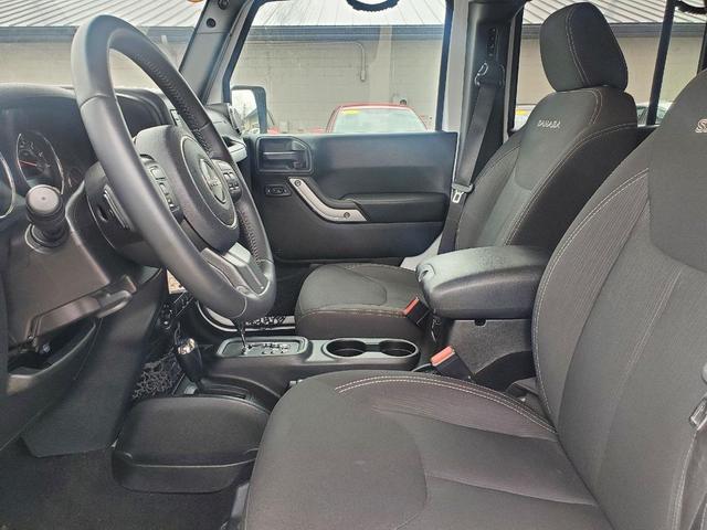 Photo of 2018 Bright White Jeep Wrangler JK Unlimited