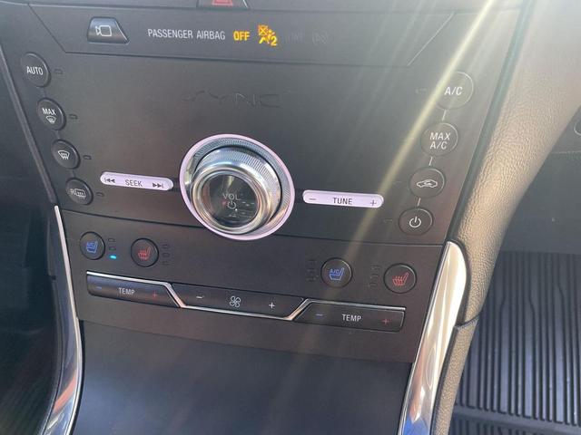 Photo of 2020 Iconic Silver Metallic Ford Edge
