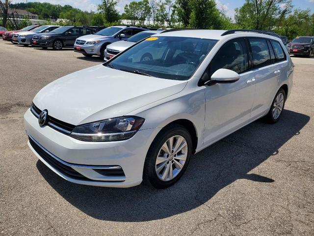 Photo of 2019 White Silver Metallic Volkswagen Golf SportWagen