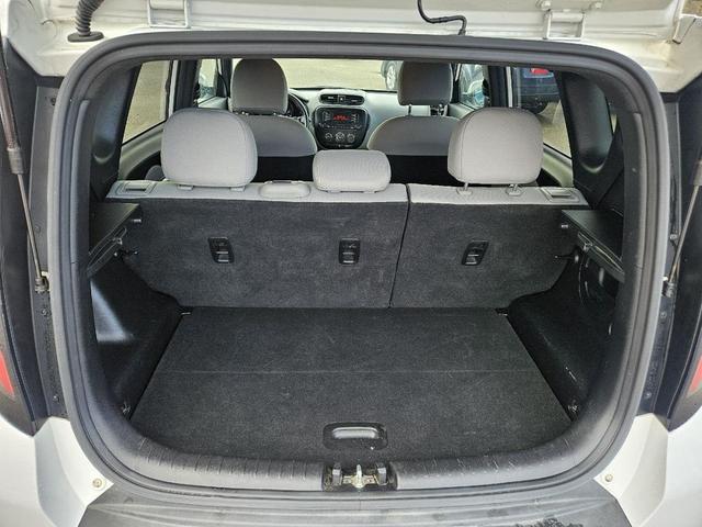 Photo of 2015 Clear White Kia Soul