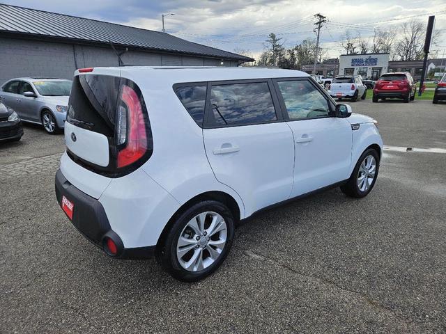 Photo of 2015 Clear White Kia Soul