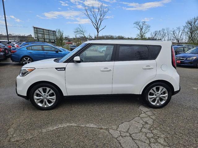 Photo of 2015 Clear White Kia Soul
