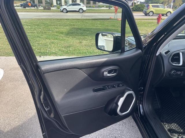Photo of 2018 Black Jeep Renegade
