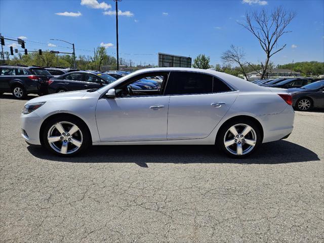 Photo of 2015 Iridescent Pearl Tricoat Chevrolet Malibu