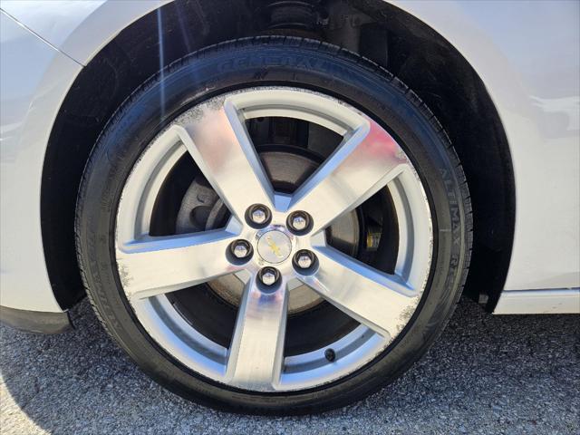 Photo of 2015 Iridescent Pearl Tricoat Chevrolet Malibu