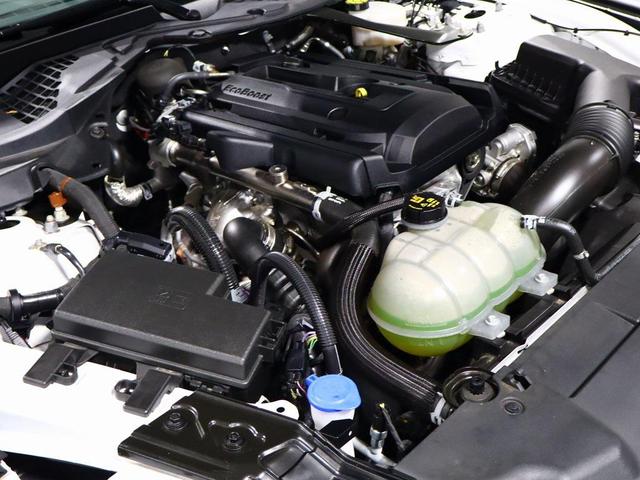 Photo of 2020 Oxford White Ford Mustang