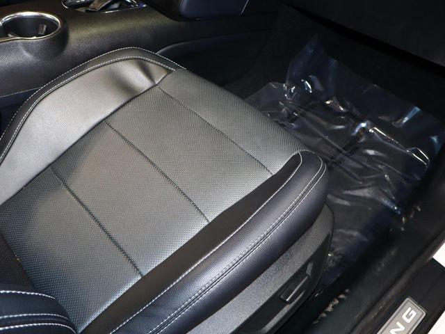 Photo of 2020 Oxford White Ford Mustang