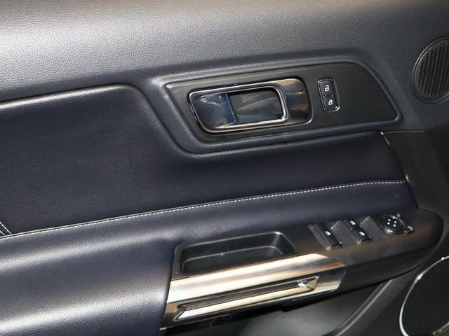 Photo of 2020 Oxford White Ford Mustang