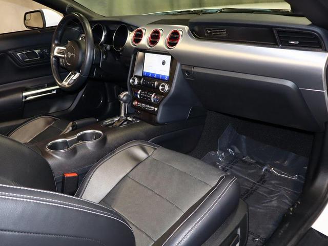 Photo of 2020 Oxford White Ford Mustang