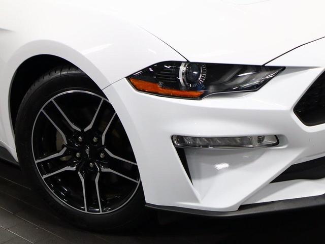 Photo of 2020 Oxford White Ford Mustang
