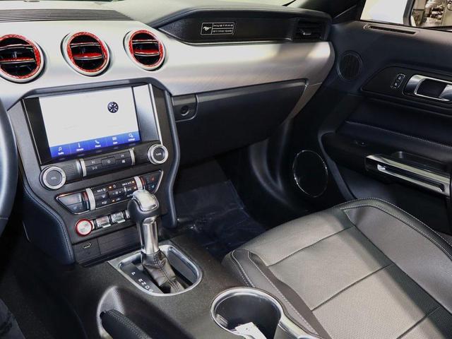 Photo of 2020 Oxford White Ford Mustang