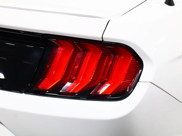 Photo of 2020 Oxford White Ford Mustang