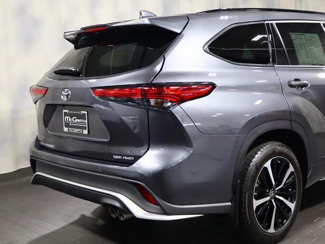Photo of 2022 Magnetic Gray Toyota Highlander