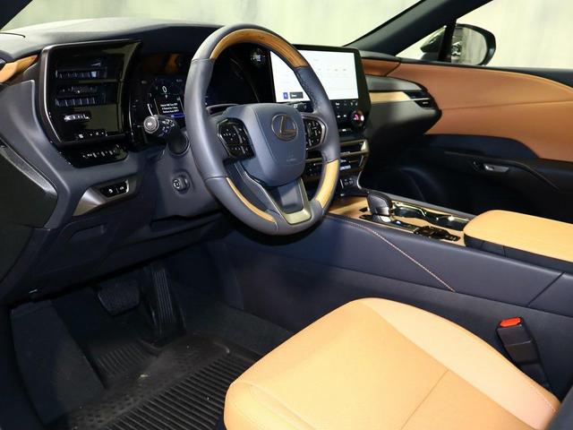Photo of 2025 06x4 Lexus RX 350