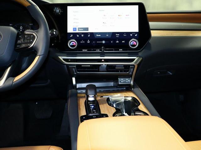 Photo of 2025 06x4 Lexus RX 350