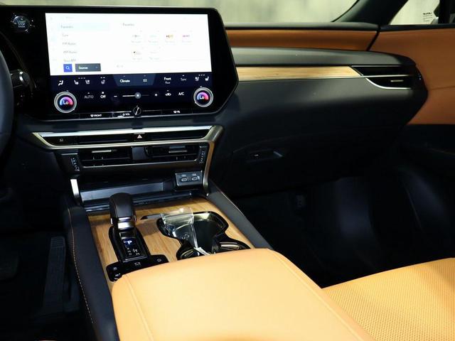 Photo of 2025 06x4 Lexus RX 350