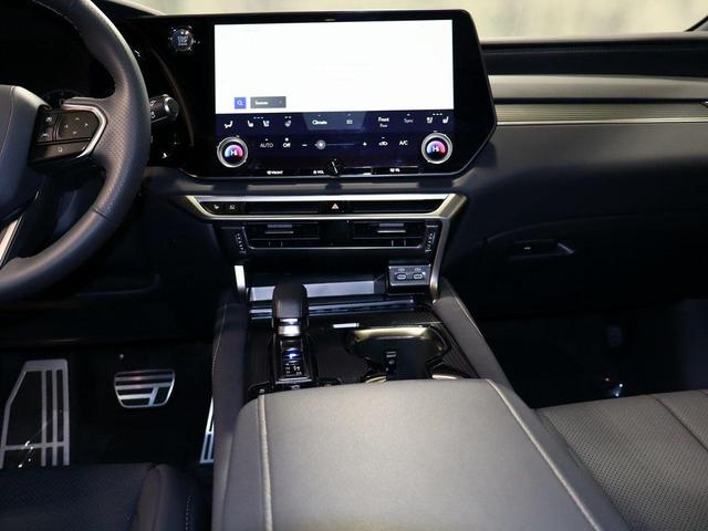 Photo of 2024 Ultra White Lexus RX 350