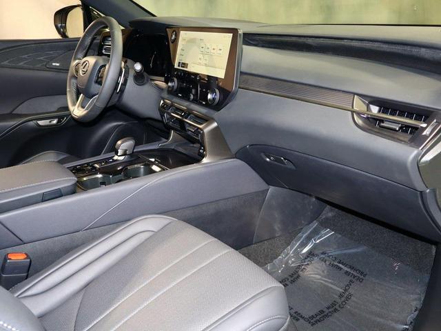 Photo of 2024 Ultra White Lexus RX 350